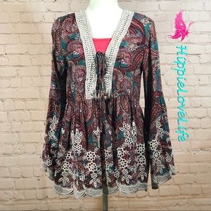 UMGEE Top White embroidery detail, NWT Small